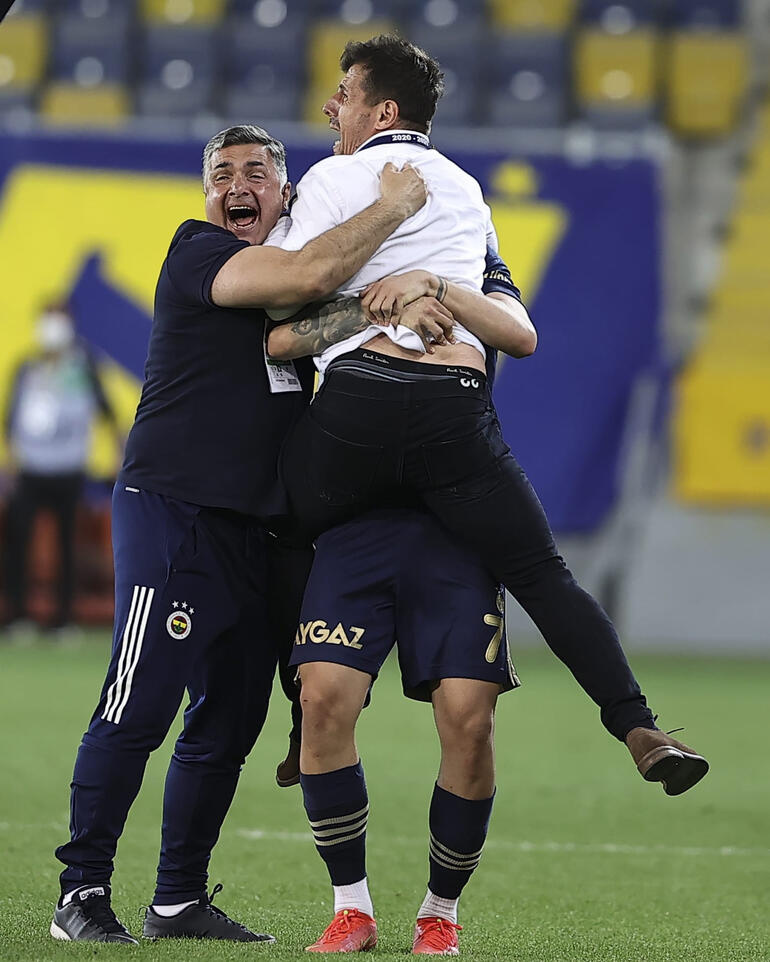 Fenerbahçede Erol Bulut risk almadı, Emre Belözoğlu oyunu değiştirdi Mesut Özil, İrfan Can Kahveci, Pelkas...