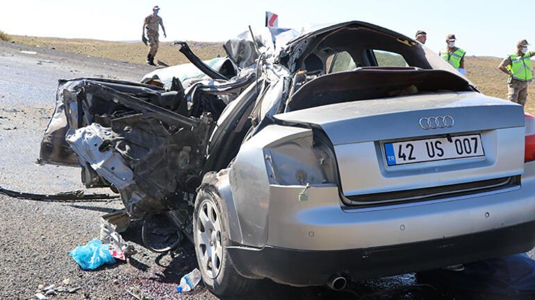 Diyarbakırda kamyon ile otomobil çarpıştı: 2 ölü, 3 yaralı