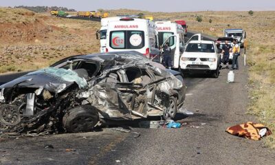 Diyarbakır’da kamyon ile otomobil çarpıştı: 2 ölü, 3 yaralı