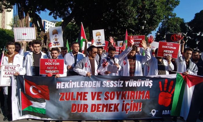 Doktorlardan sessiz yürüyüş