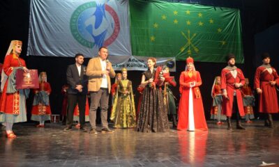 ÇERKES DANS VE MÜZİK RÜZGARI: OŞAD, ADANA’DA İLK KEZ SAHNE ALDI