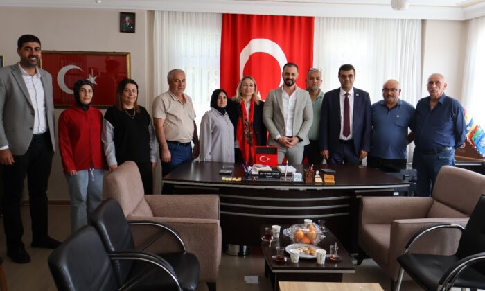 Anahtar Parti Genel Sekreteri Nihal Ağca Kozan’da Rüzgâr Gibi Esti