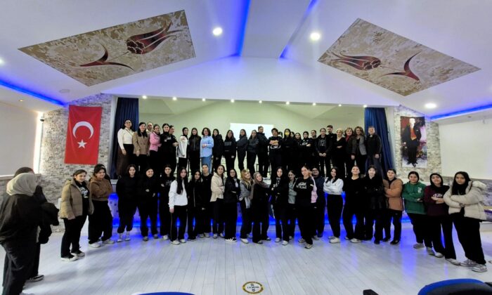 SEYHAN İSMET İNÖNÜ KIZ MTAL’DE BİLGİ YARIŞMASI COŞKUSU