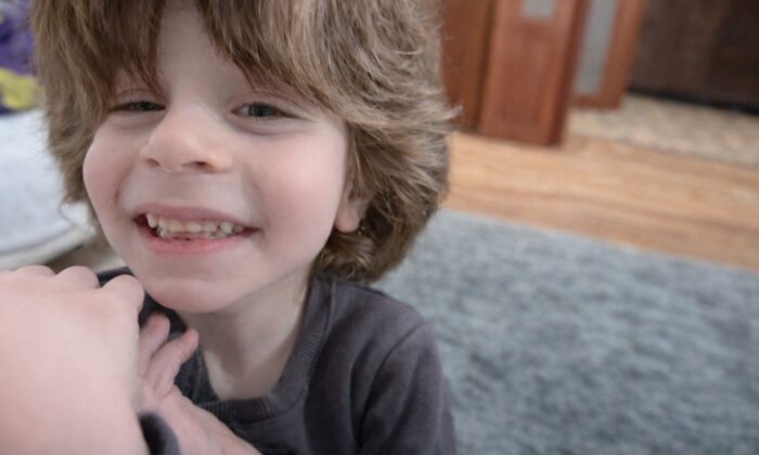 Bir Annenin Gözünden Otizm: Sessiz Ama Güçlü Bir Yolculuk