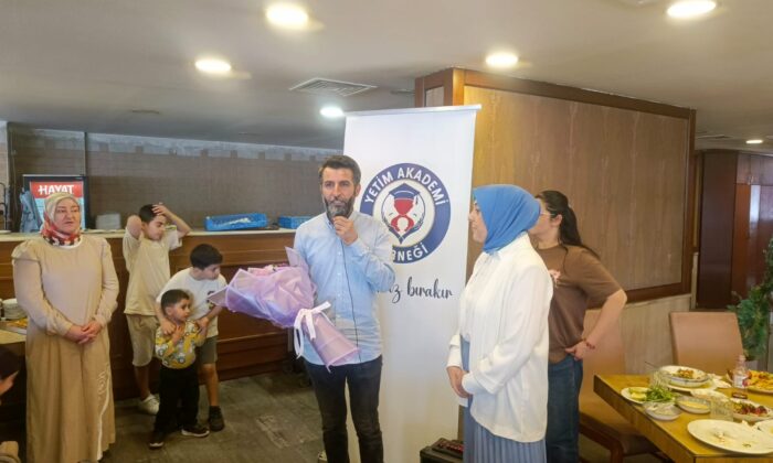 İyilik Derneği ve Yetim Vakfı Bayram Öncesi Çocukların Yüzünü Güldürdü